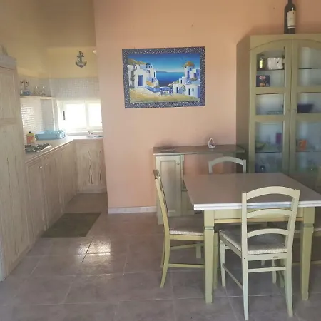 Lungomare Lanterna 90 *